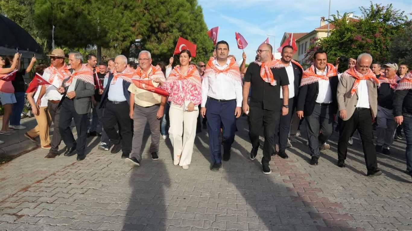    Dalyan Nar Festivali kortej yürüyüşüyle başladı haberi